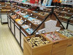 -来伊份1038(新村路三店)