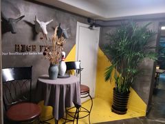 大堂-HIGH FIVE哈福手工汉堡(桂林路店)