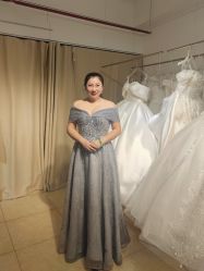 -月月婚纱礼服仓储店(王府井店)