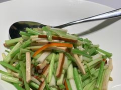 水芹炒香干-西郊壹号