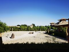 -敦煌山庄摘星阁