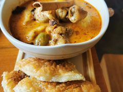 -Chom Cafe and Restaurant