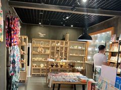 -三亚火车头万人海鲜广场