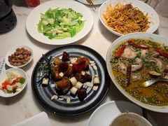 -初蓉丨遇见新川菜(亲贤街荣耀店)