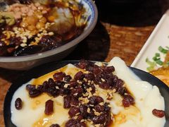 -爆炸头阿姨小四川正宗川味小吃(无任何分店)