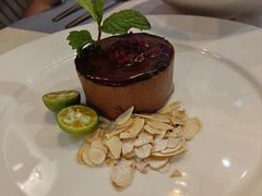 巧克力慕斯配树莓酱-厚积云牛排餐吧(宽窄巷子店)