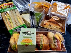 火腿芝士牛角三明治-中粮丰通（北京)食品有限公司