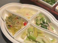 -左庭右院鲜牛肉火锅黑金店(陆家嘴中心店)