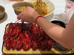 -肥肥虾庄·金牌油焖大虾(汉口城市广场店)