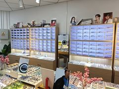 -天空之镜眼镜店蔡司依视路配镜授权零售店(望京颐堤港店)