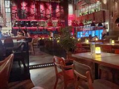 -FOUR PLAY BAR