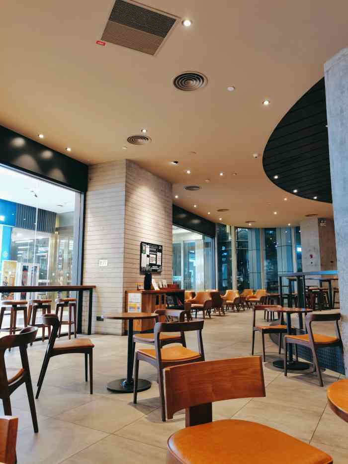 星巴克(厦门君尚广场分店)-"国庆长假结束啦,从村里回来第一件事是来