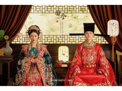 -雪中彩影婚纱摄影·微光艺术中心