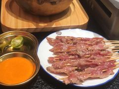 -何妹湿辣牛肉·粤式烧烤砂煲(桂雅路店)