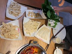 -红顶老汉烧鸡公羊蝎子火锅(学士街店)