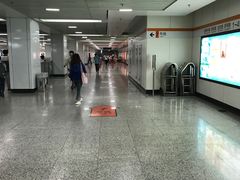 -常熟路(地铁站)