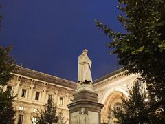 -文艺复兴百货(米兰大教堂广场店)