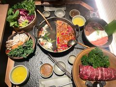 -三出山火锅(南京万象天地店)