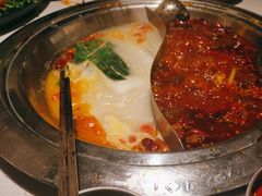 -老房老舍重庆火锅(假日城市店)