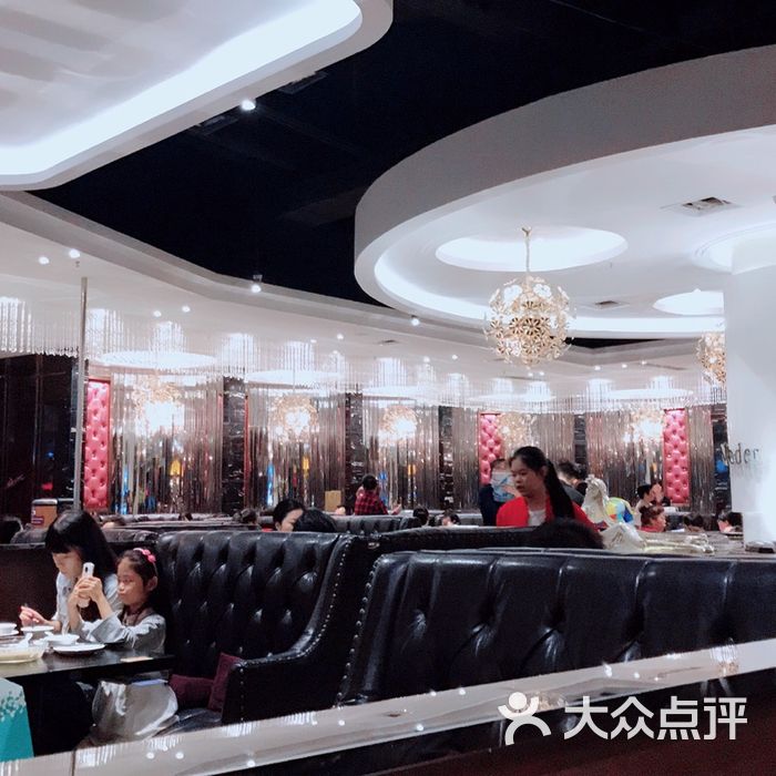 百艳青花无国界餐厅