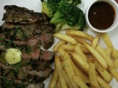 -WOLFGANG PUCK KITCHEN & BAR(迪士尼小镇店)