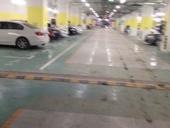 -爱琴海购物公园-地下停车场