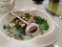 上汤肉碎泡桑叶-大湾区鑫南酒家·粤菜(黄岐店)