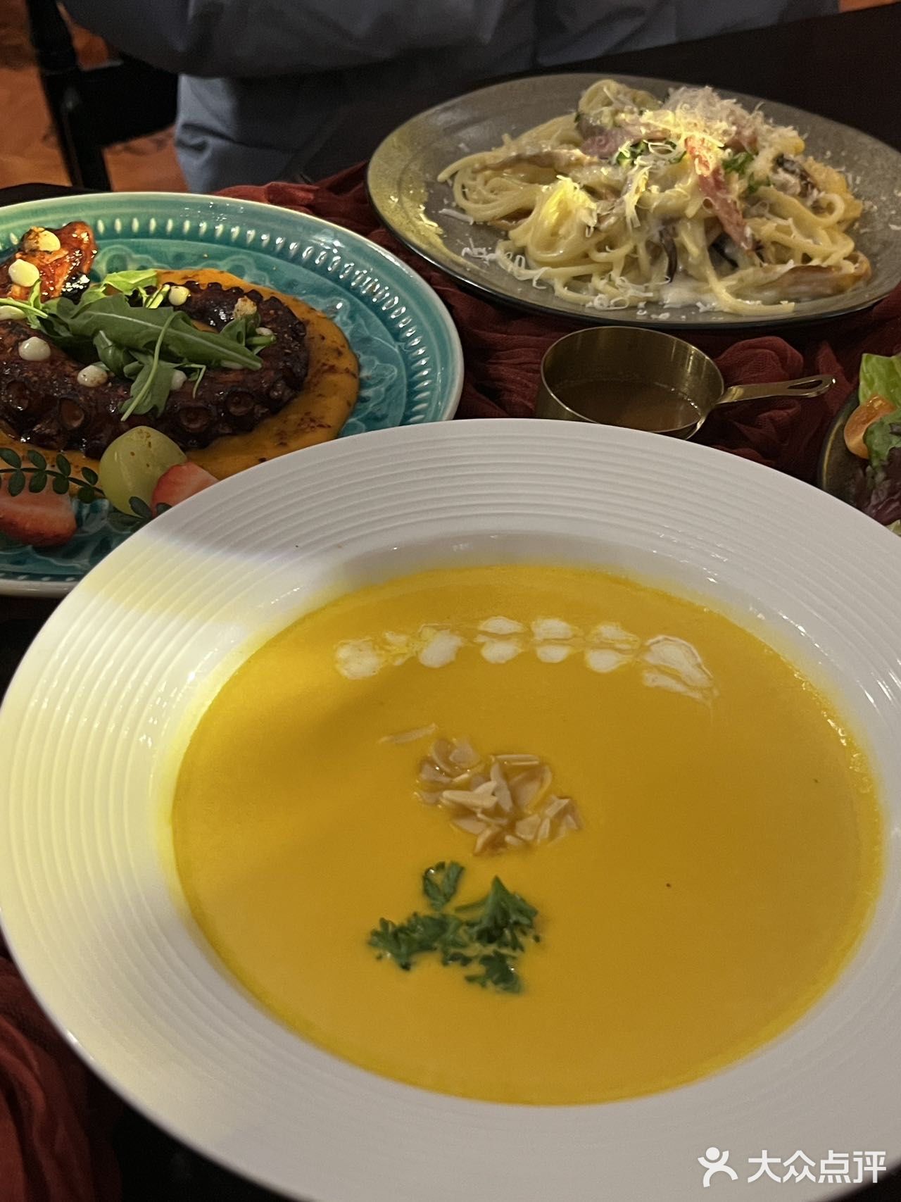 这次是真的被浪漫包围了....