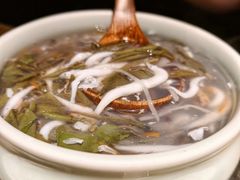 莼菜银鱼羹-吴越荣记苏州菜·松鼠桂鱼(月光码头店)