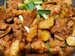 脆肉鲩炆鸡-大嫂镬仔·焖鸡煲·啫啫煲(逢源路店)