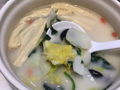 无油鱼汤煮食蔬-大树餐厅(红旗街万达店)