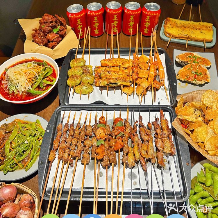 东北烧烤搭配王老吉，尽情大快朵颐