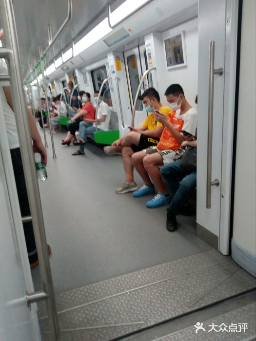 建业路(地铁站)图片