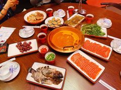 -虾弄弄海派小龙虾·牛羊蝎子火锅