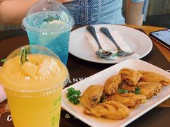 -Chom Cafe and Restaurant