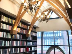 -钟书阁(松江泰晤士小镇店)