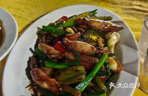 Stir-fried Conch with Ginger and Scallion
