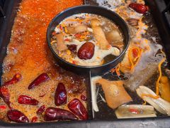 -老牌坊云南鱼豆花火锅(爱建店)