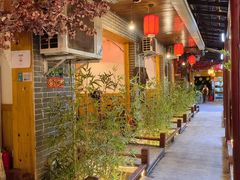 -三道苗苗鱼·美蛙黄辣丁(八里店)