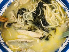 招牌黄鱼面-明呈黄鱼面馆(斜土路店)