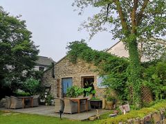 -田园东方蜜桃村的田野营地