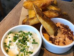 -ROAST coffee & eatery