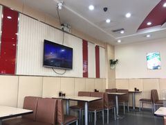 大堂-李先生牛肉面大王(营口大润发店)