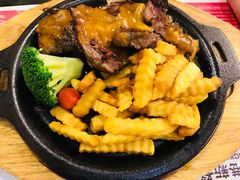 -香港新发烧腊茶餐厅(万象店)