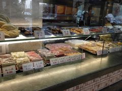 面包甜点陈列柜-四宜糕团店(南大街店)