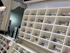 -诺柯视眼镜-蔡司依视路官方工厂店(淞南一店)