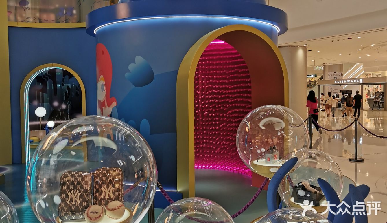 IFS国金中心DIMOO环游星海