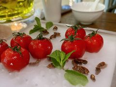 番茄脆菇沙拉-小大董·烤鸭(王府井apm店)