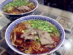 -牛一嘴·兰州牛肉面·大盘鸡(财富中心店)