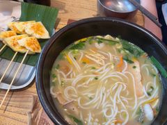 -银米·云南传统过桥米线(双廊黑金冠店)